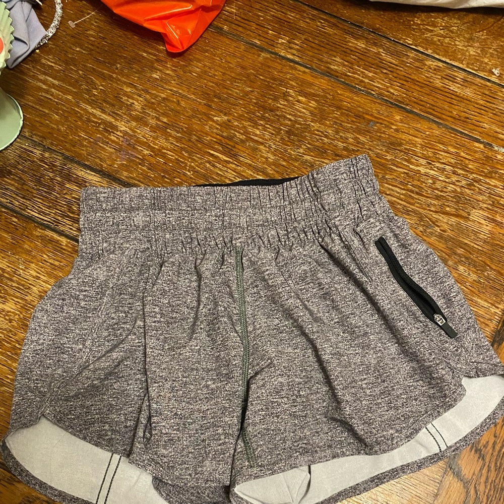 Lululemon shorts size 4